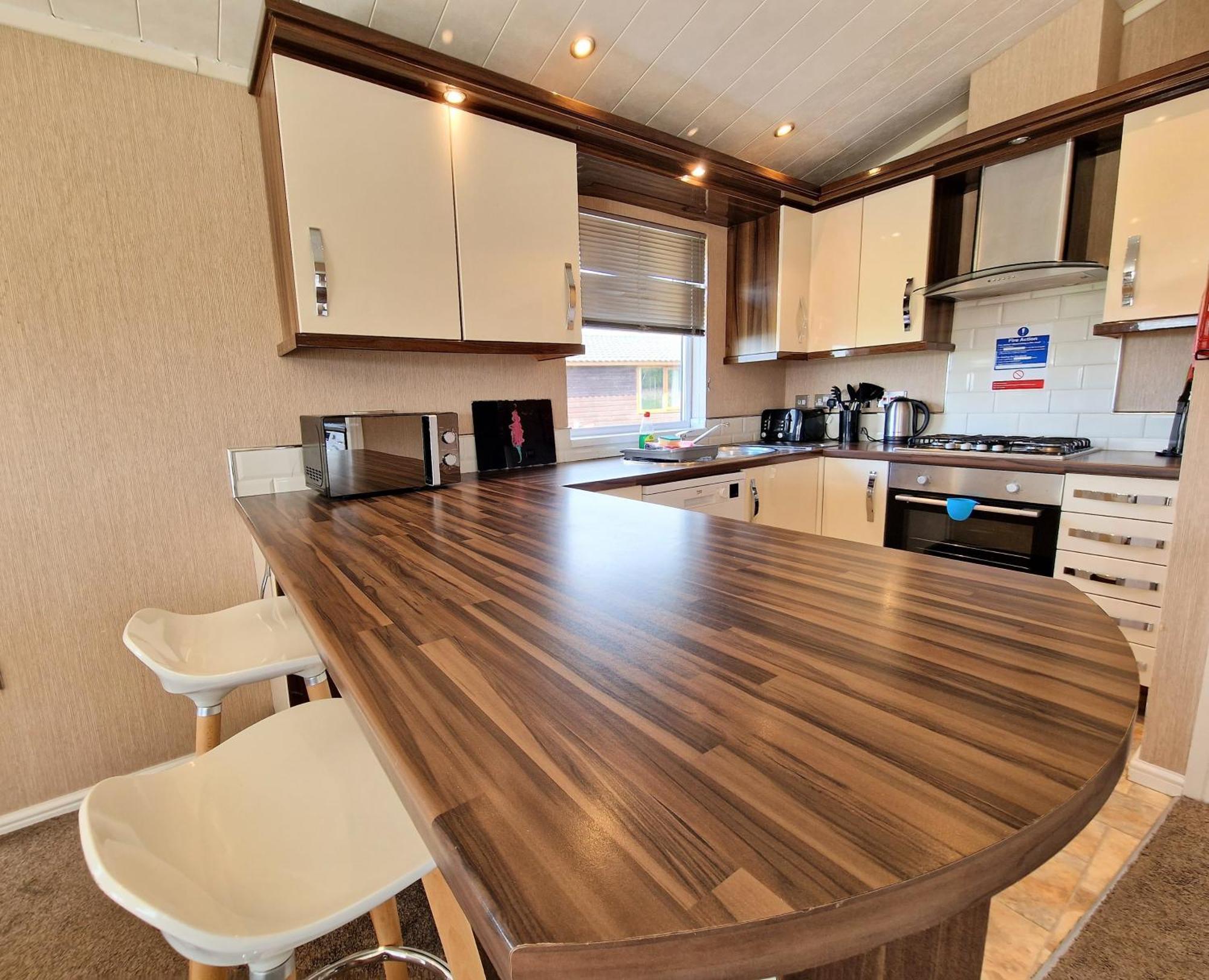 Villa Benarty 11 With Private Hot Tub - Fife - Loch Leven - Lomond Hills - Pet Friendly Kelty Exterior foto