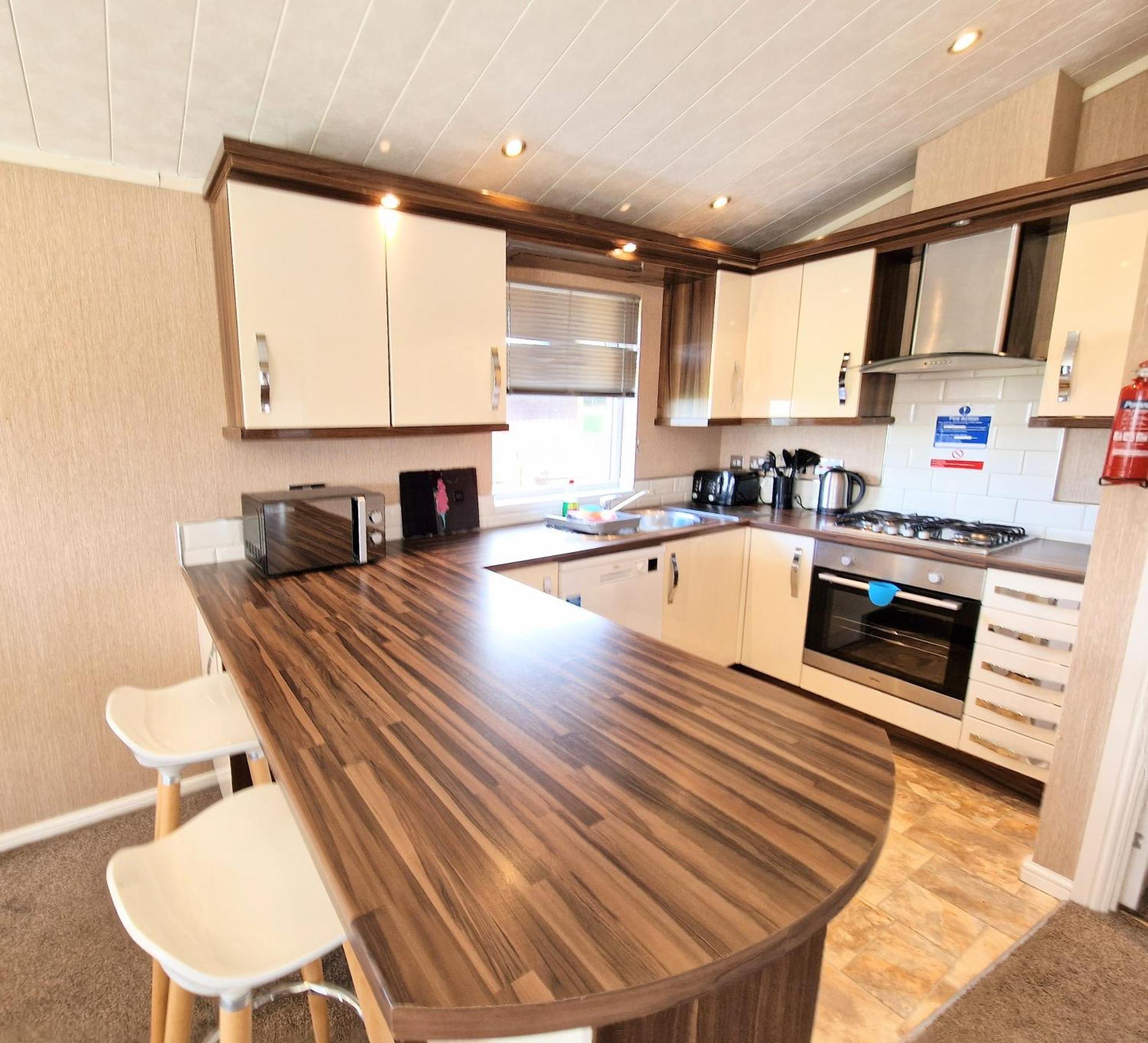 Villa Benarty 11 With Private Hot Tub - Fife - Loch Leven - Lomond Hills - Pet Friendly Kelty Exterior foto